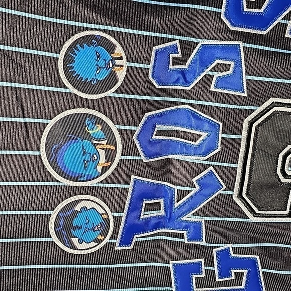 The Proud Family Gross Sisters Pinstripe Baseball Jersey Size Medium New - Picture 9 of 9